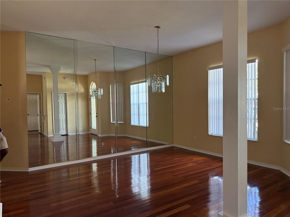 For Rent: $3,150 (4 beds, 2 baths, 2232 Square Feet)