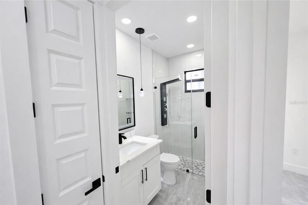 Active With Contract: $299,900 (3 beds, 2 baths, 1384 Square Feet)