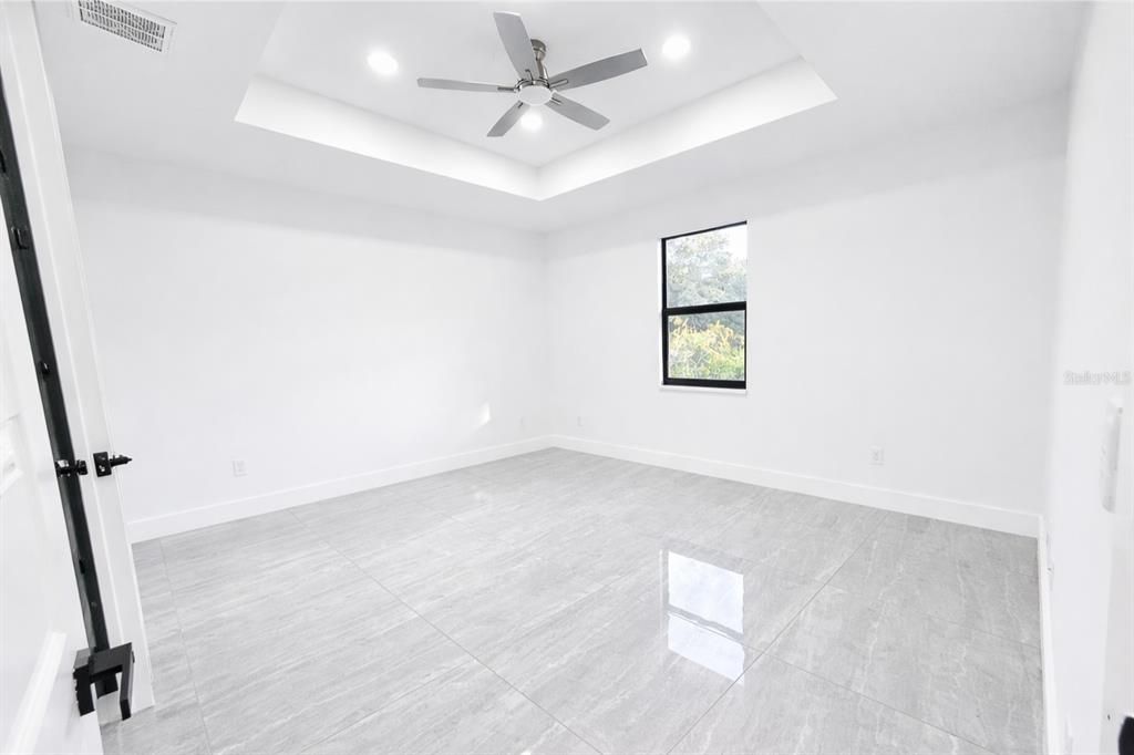 Active With Contract: $299,900 (3 beds, 2 baths, 1384 Square Feet)