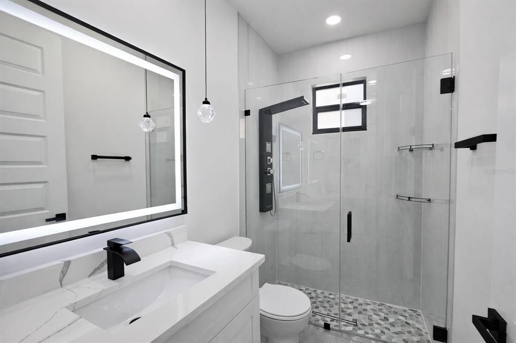 Active With Contract: $299,900 (3 beds, 2 baths, 1384 Square Feet)