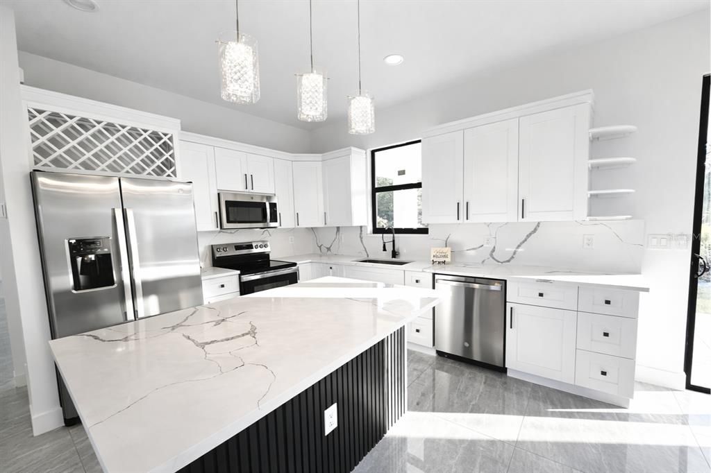 Active With Contract: $299,900 (3 beds, 2 baths, 1384 Square Feet)
