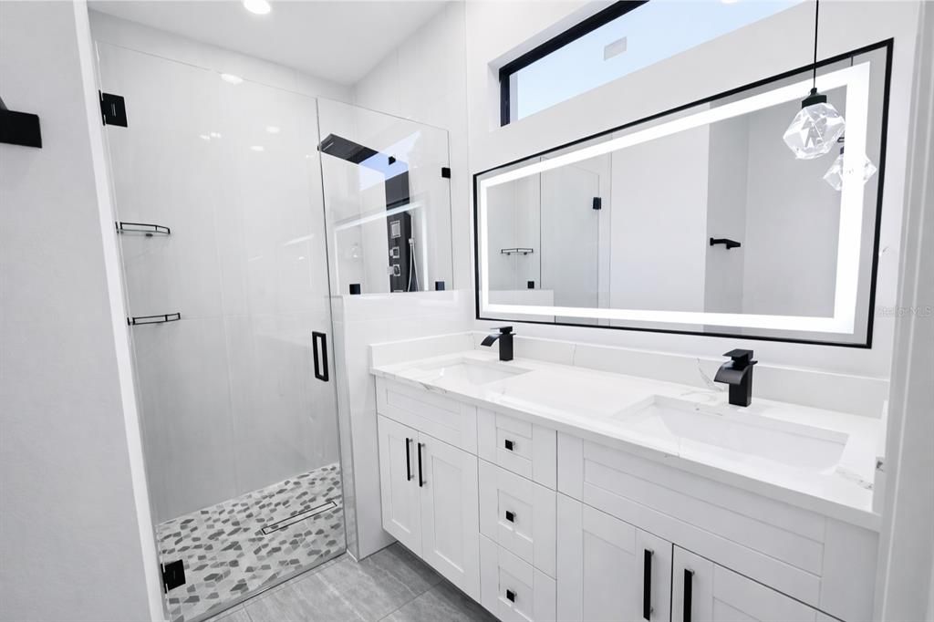 Active With Contract: $299,900 (3 beds, 2 baths, 1384 Square Feet)
