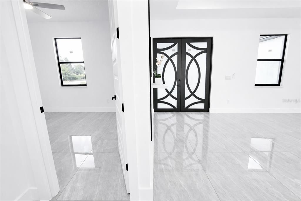 Active With Contract: $299,900 (3 beds, 2 baths, 1384 Square Feet)