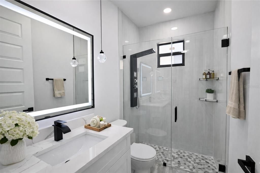 Active With Contract: $299,900 (3 beds, 2 baths, 1384 Square Feet)