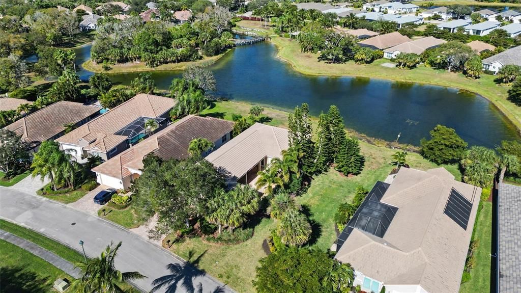 Activo con contrato: $599,000 (3 camas, 3 baños, 2489 Pies cuadrados)