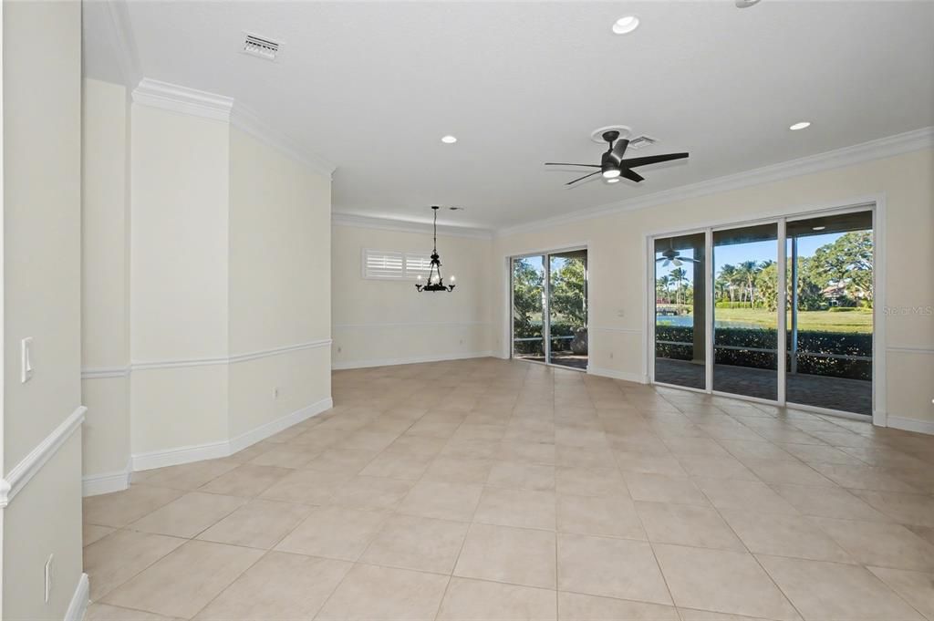 Activo con contrato: $599,000 (3 camas, 3 baños, 2489 Pies cuadrados)