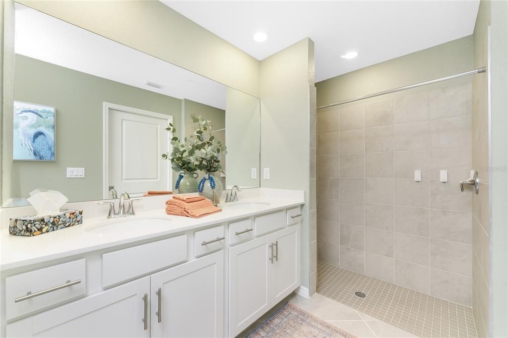 Activo con contrato: $299,900 (2 camas, 2 baños, 1380 Pies cuadrados)