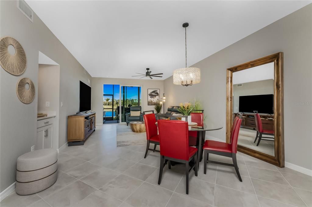 Activo con contrato: $299,900 (2 camas, 2 baños, 1380 Pies cuadrados)