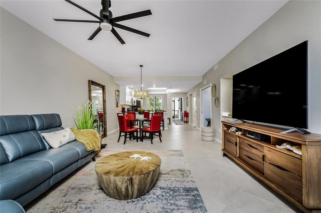 Activo con contrato: $299,900 (2 camas, 2 baños, 1380 Pies cuadrados)