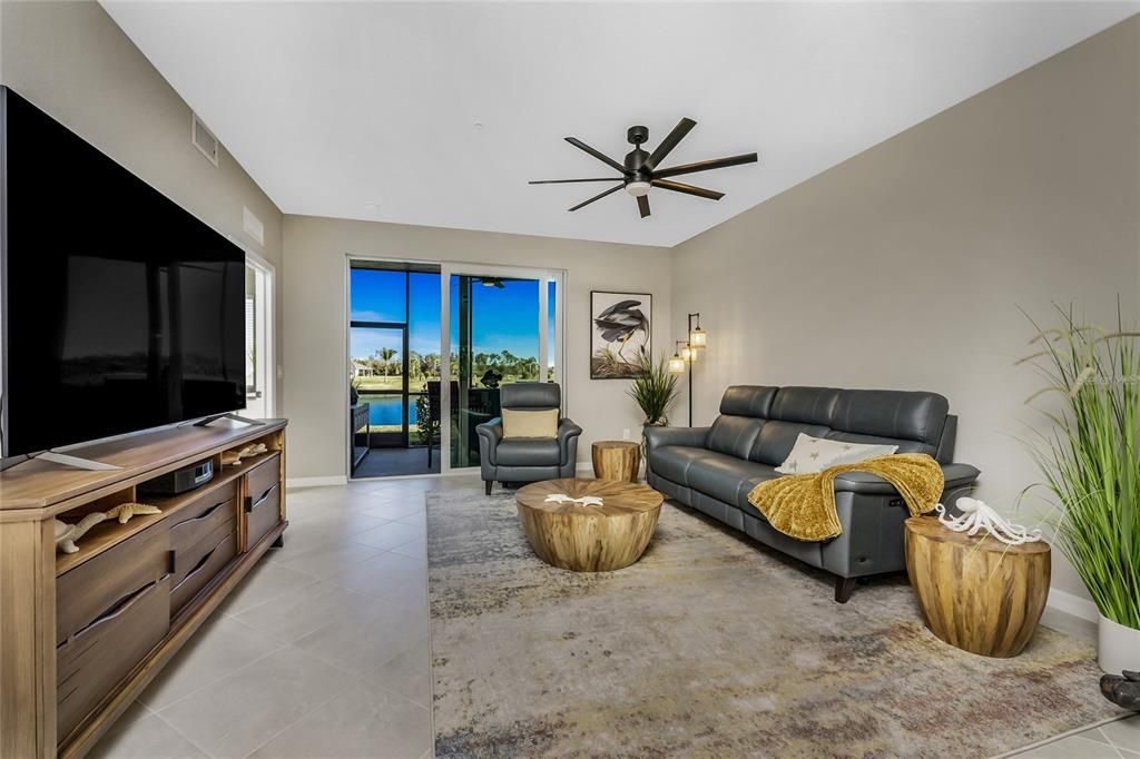 Activo con contrato: $299,900 (2 camas, 2 baños, 1380 Pies cuadrados)