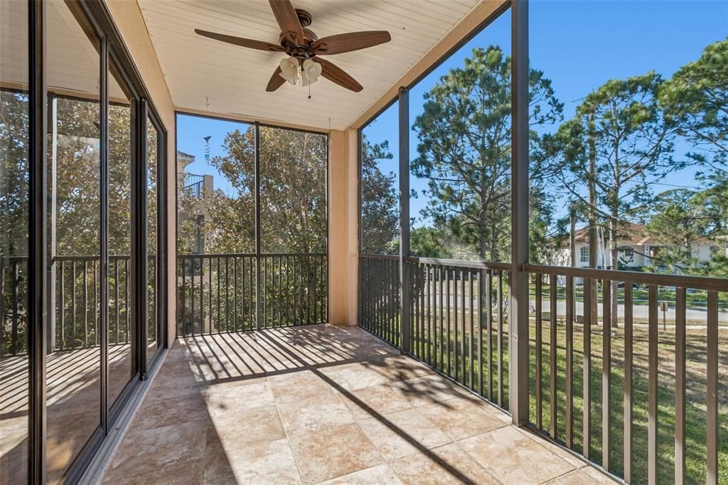 En Venta: $491,000 (3 camas, 3 baños, 2599 Pies cuadrados)