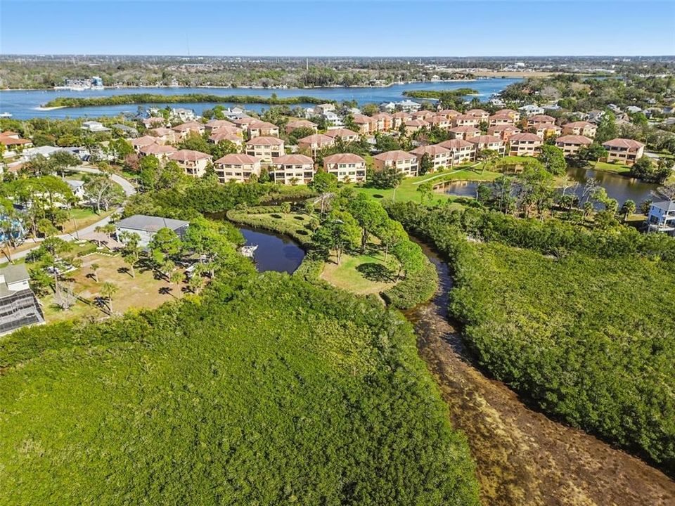 En Venta: $491,000 (3 camas, 3 baños, 2599 Pies cuadrados)