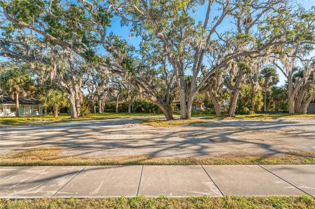 For Sale: $1,525,000 (0.67 acres)