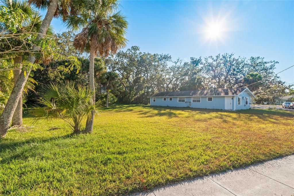 For Sale: $1,525,000 (0.67 acres)