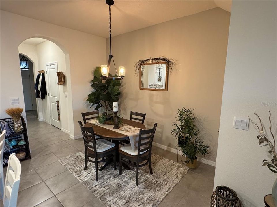 For Sale: $234,900 (3 beds, 2 baths, 1688 Square Feet)