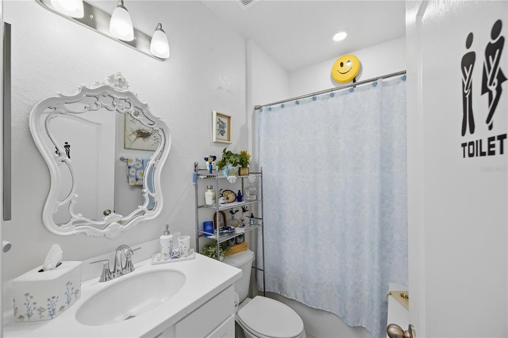 Active With Contract: $400,000 (4 beds, 3 baths, 2500 Square Feet)