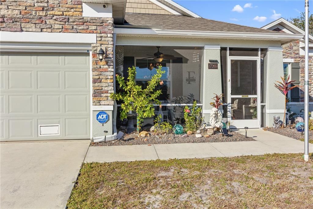 Active With Contract: $400,000 (4 beds, 3 baths, 2500 Square Feet)