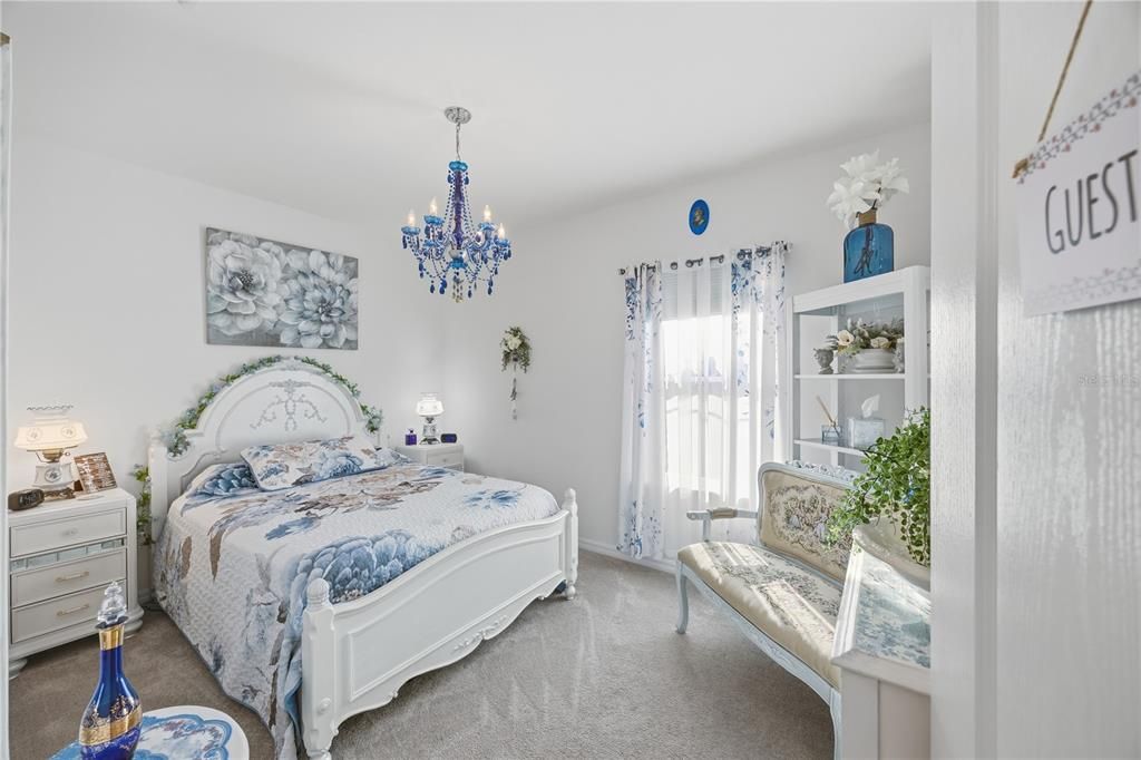 Active With Contract: $400,000 (4 beds, 3 baths, 2500 Square Feet)