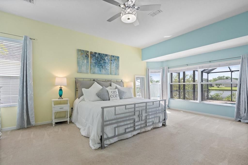 Под контрактом: $699,000 (4 спален, 4 ванн, 3241 Квадратных фут)