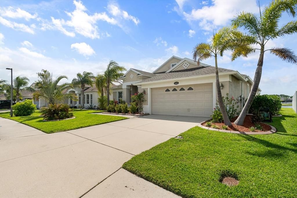 Под контрактом: $699,000 (4 спален, 4 ванн, 3241 Квадратных фут)