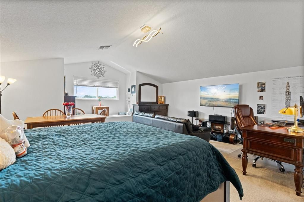 Под контрактом: $699,000 (4 спален, 4 ванн, 3241 Квадратных фут)