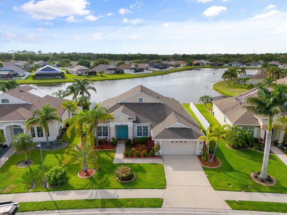 Под контрактом: $699,000 (4 спален, 4 ванн, 3241 Квадратных фут)