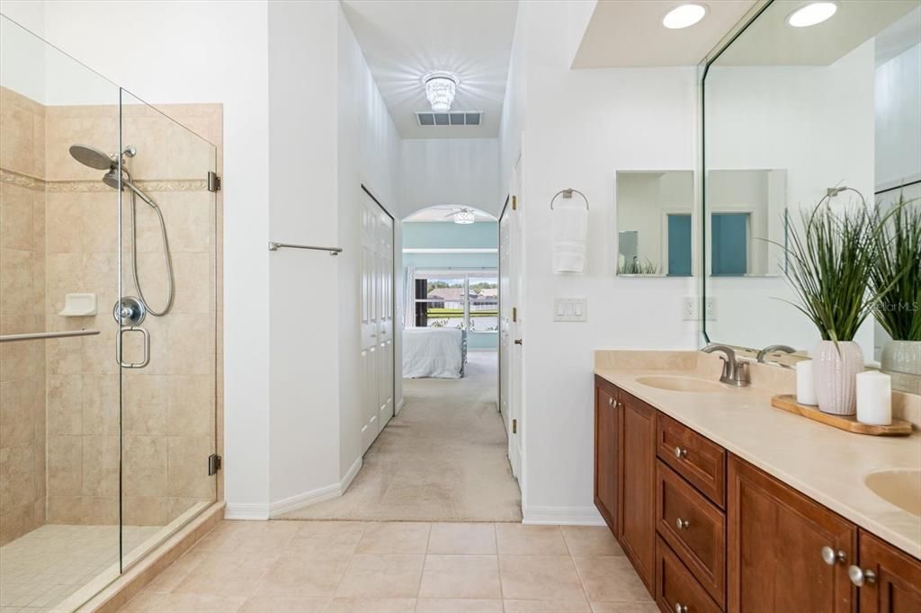 Под контрактом: $699,000 (4 спален, 4 ванн, 3241 Квадратных фут)