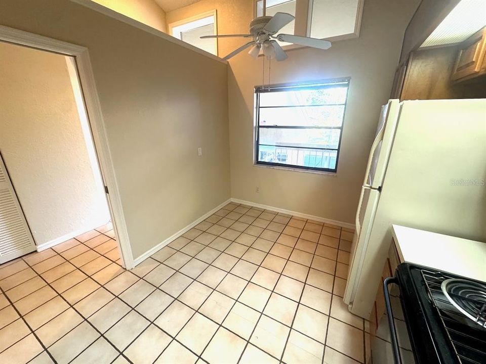 Под контрактом: $2,150 (2 спален, 2 ванн, 1502 Квадратных фут)