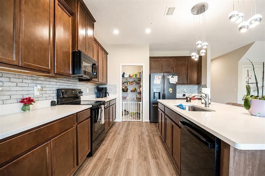 En Venta: $377,999 (3 camas, 2 baños, 1892 Pies cuadrados)