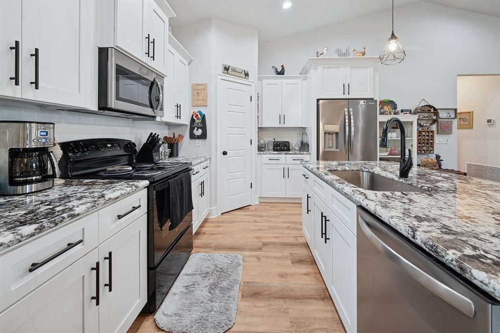 For Sale: $340,000 (3 beds, 2 baths, 1616 Square Feet)