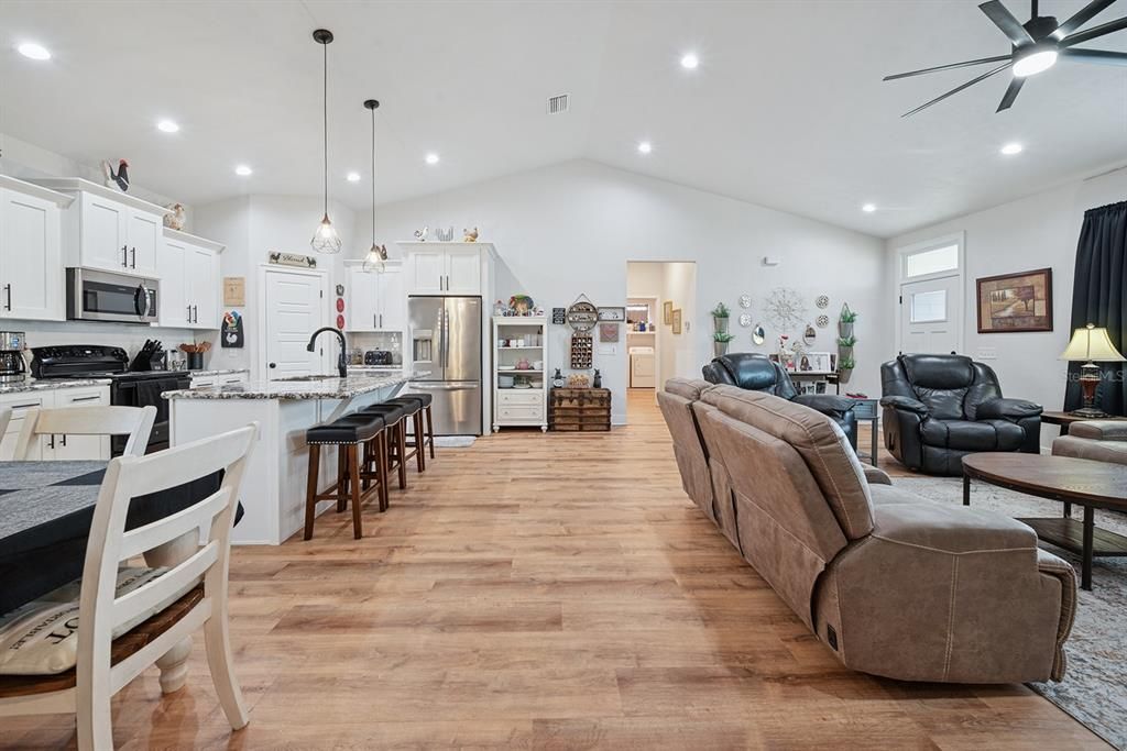 For Sale: $340,000 (3 beds, 2 baths, 1616 Square Feet)