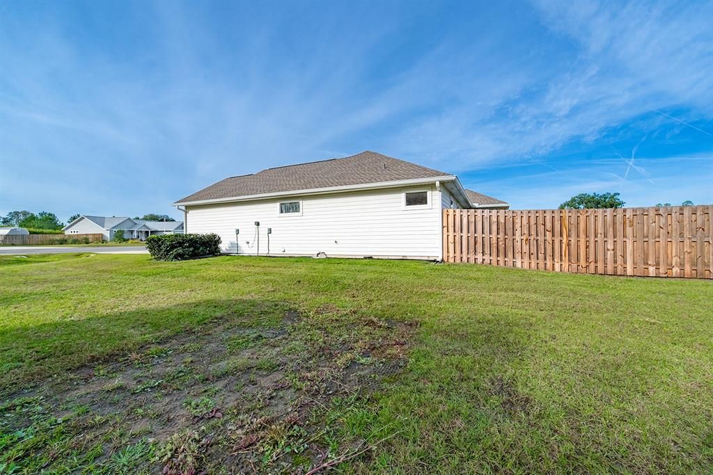 For Sale: $340,000 (3 beds, 2 baths, 1616 Square Feet)