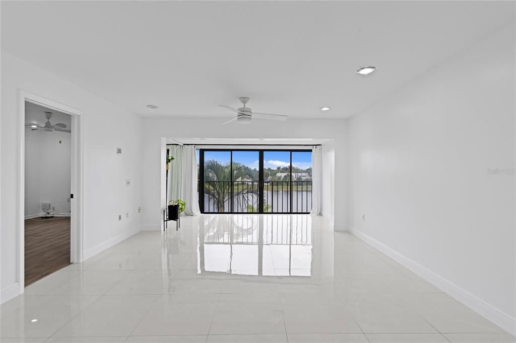 For Rent: $2,295 (2 beds, 2 baths, 978 Square Feet)