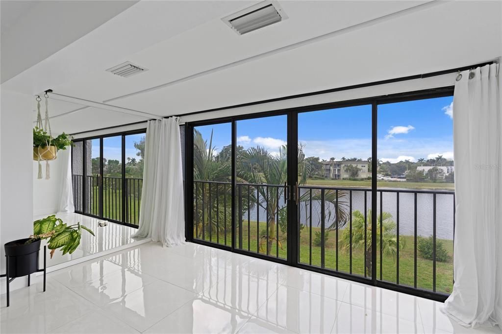 For Rent: $2,295 (2 beds, 2 baths, 978 Square Feet)