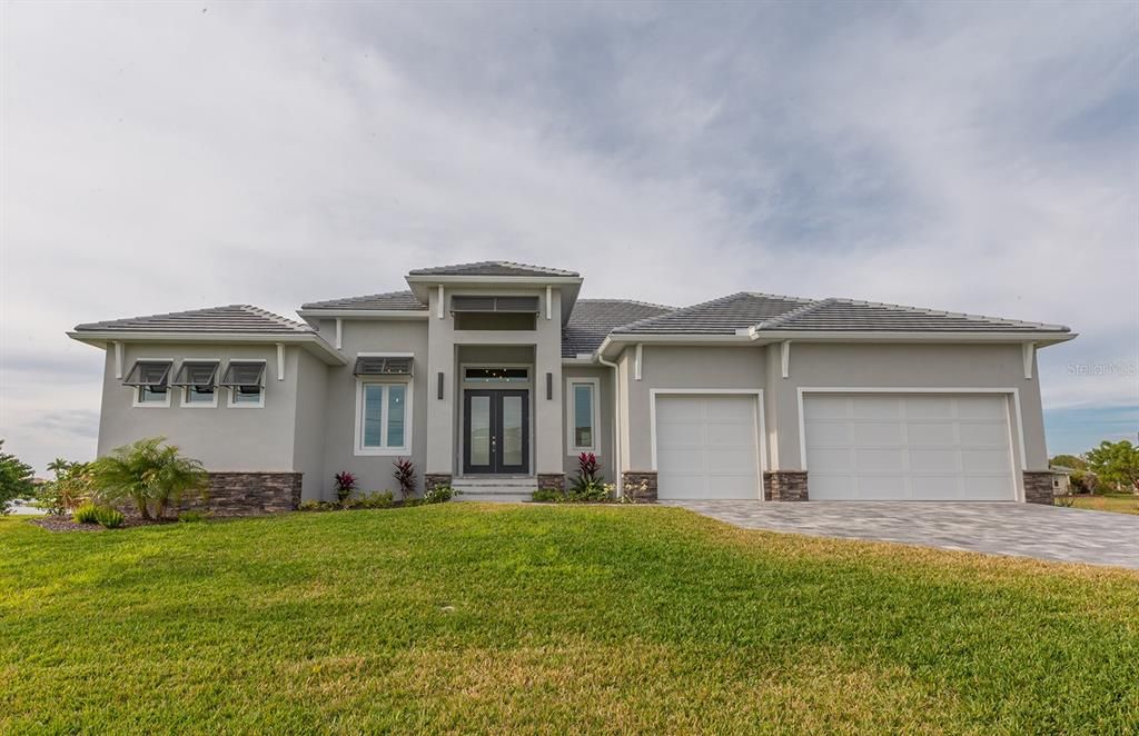 For Sale: $1,499,000 (3 beds, 3 baths, 2690 Square Feet)