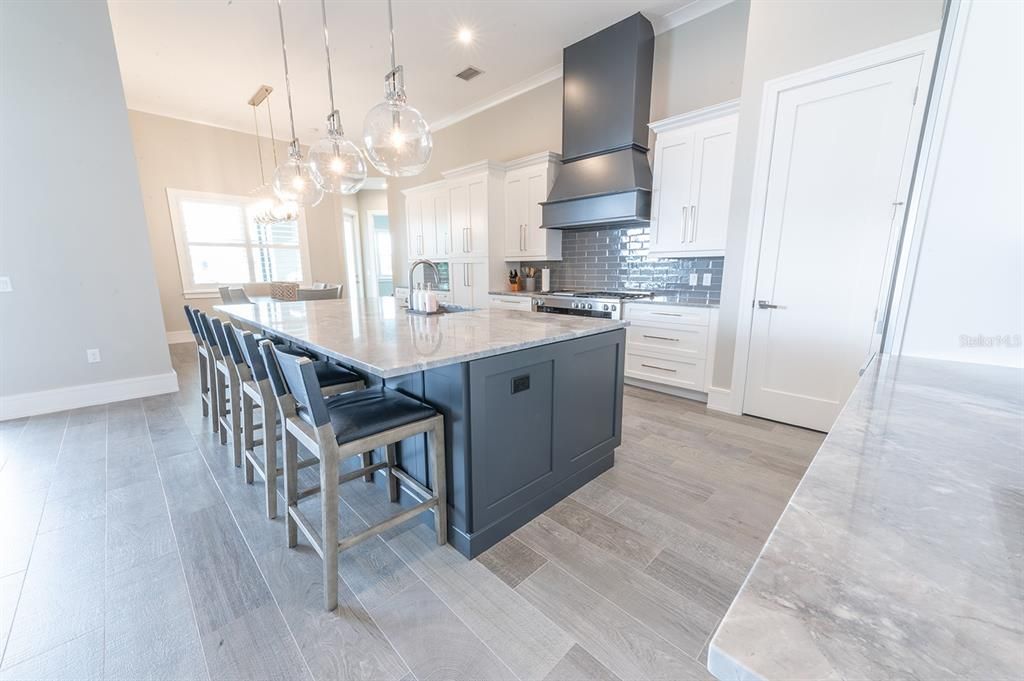 For Sale: $1,499,000 (3 beds, 3 baths, 2690 Square Feet)