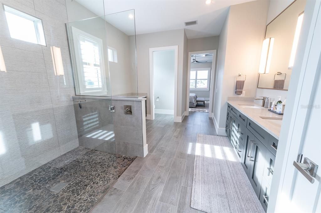 For Sale: $1,499,000 (3 beds, 3 baths, 2690 Square Feet)