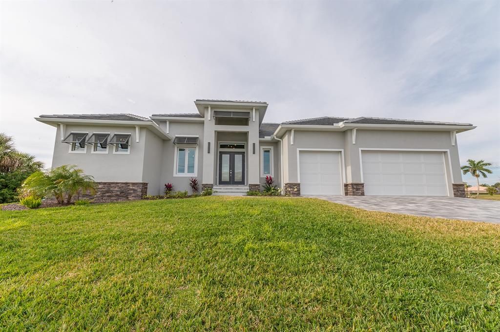 For Sale: $1,499,000 (3 beds, 3 baths, 2690 Square Feet)