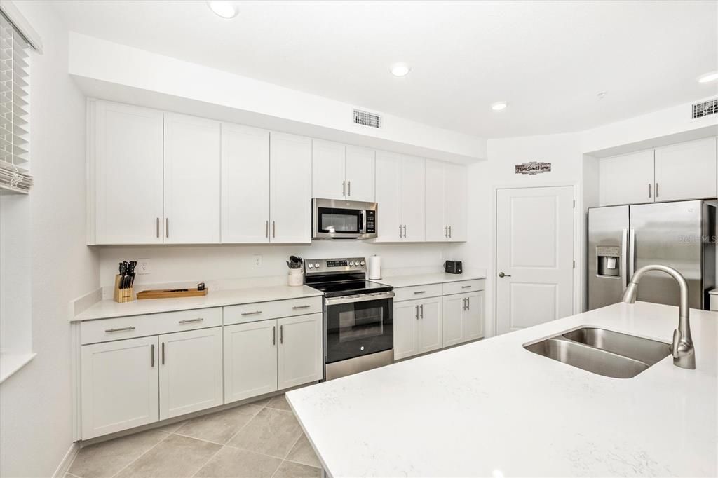 For Rent: $7,000 (3 beds, 2 baths, 1789 Square Feet)
