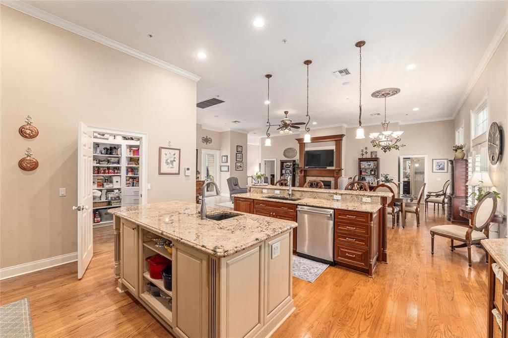 待售: $1,275,000 (0 贝兹, 0 浴室, 5340 平方英尺)