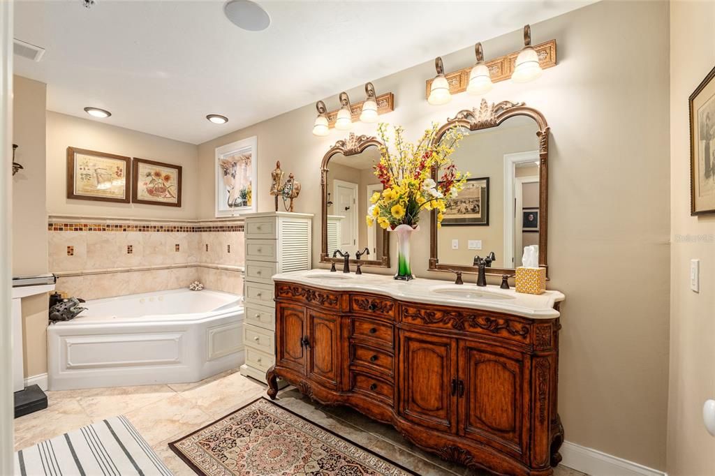 待售: $1,275,000 (0 贝兹, 0 浴室, 5340 平方英尺)