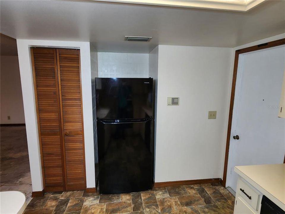 待售: $132,500 (2 贝兹, 2 浴室, 1066 平方英尺)