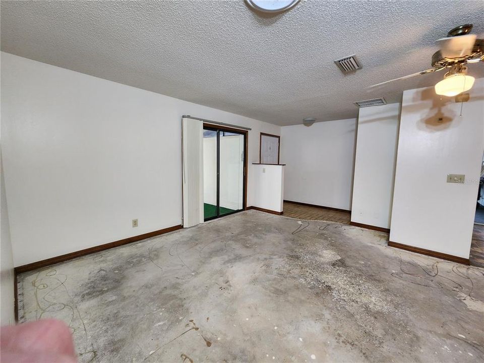 待售: $132,500 (2 贝兹, 2 浴室, 1066 平方英尺)