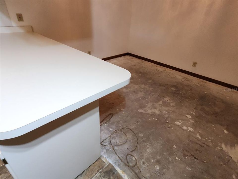 待售: $132,500 (2 贝兹, 2 浴室, 1066 平方英尺)