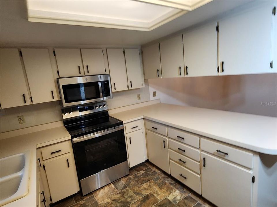 待售: $132,500 (2 贝兹, 2 浴室, 1066 平方英尺)