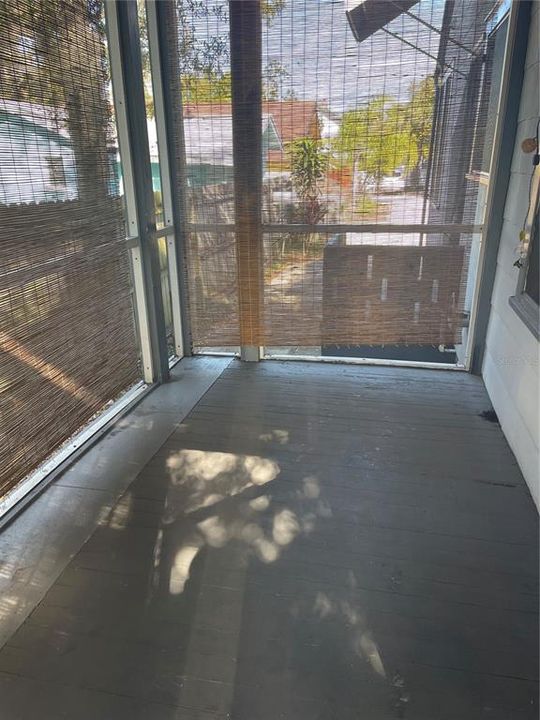 Под контрактом: $1,195 (1 спален, 1 ванн, 719 Квадратных фут)