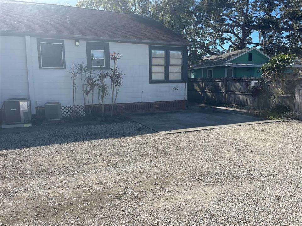 Под контрактом: $1,195 (1 спален, 1 ванн, 719 Квадратных фут)