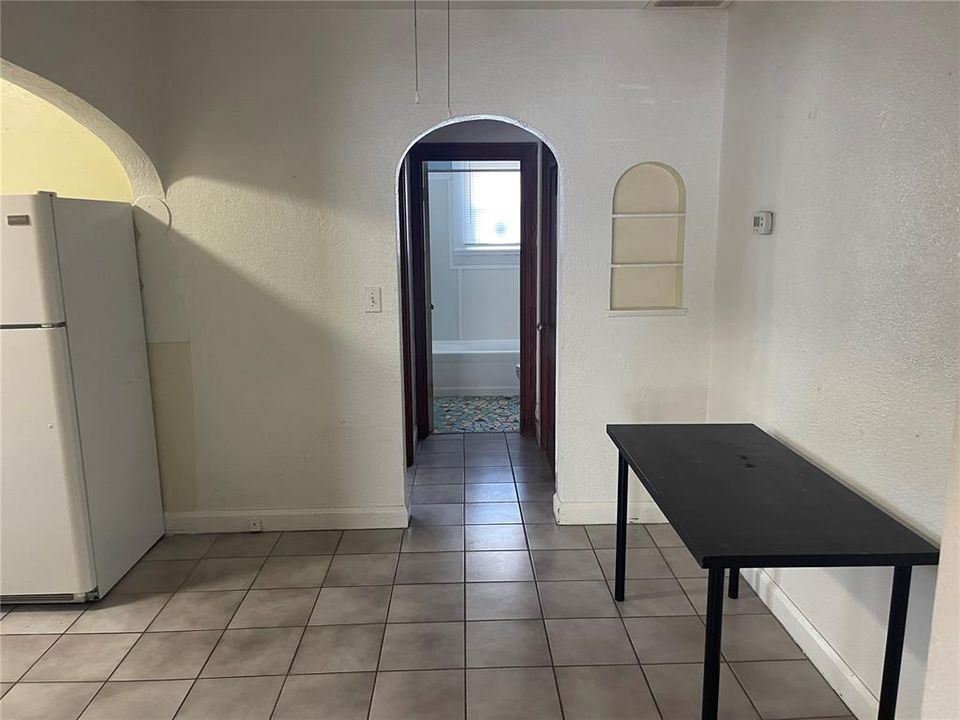 Под контрактом: $1,195 (1 спален, 1 ванн, 719 Квадратных фут)