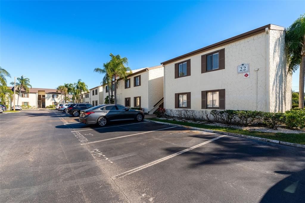 Active With Contract: $219,995 (2 beds, 2 baths, 1100 Square Feet)