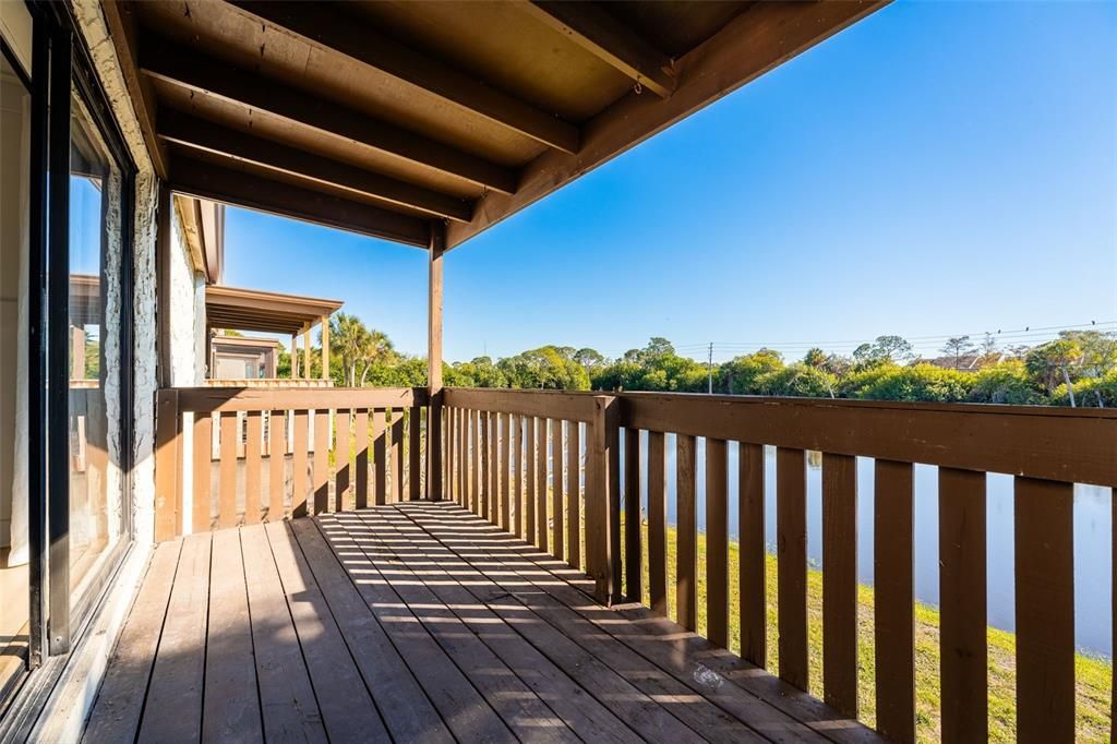 Active With Contract: $219,995 (2 beds, 2 baths, 1100 Square Feet)